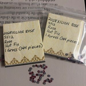 Swarovski • Color: Rose, 2028 XILION Rose Hotfix Rhinestones